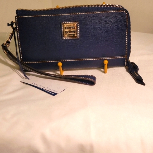 Dooney And Bourke Wallet Wristlet - Picture 2 of 7